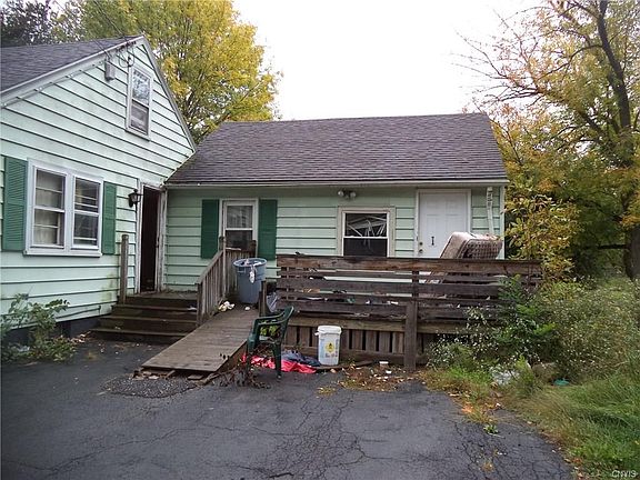 3rd image of 210 Brookside Dr