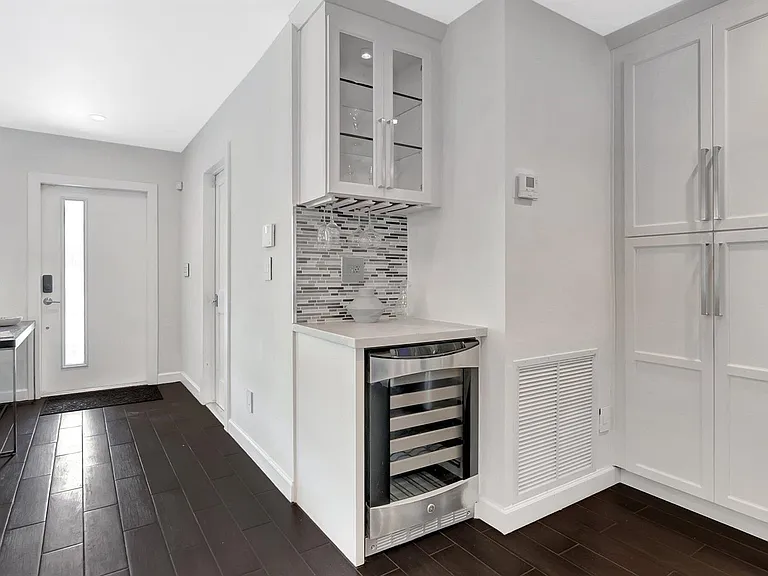 855 Berkeley St — Photo 13
