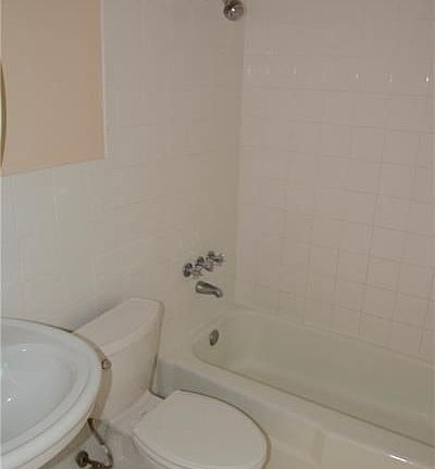 4th image of 4051 NE 13th Ave APT 55-3