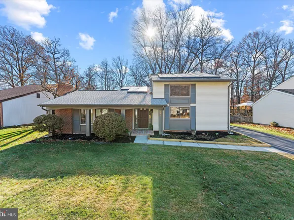 421 Sugarland Run Dr, Sterling, VA 20164