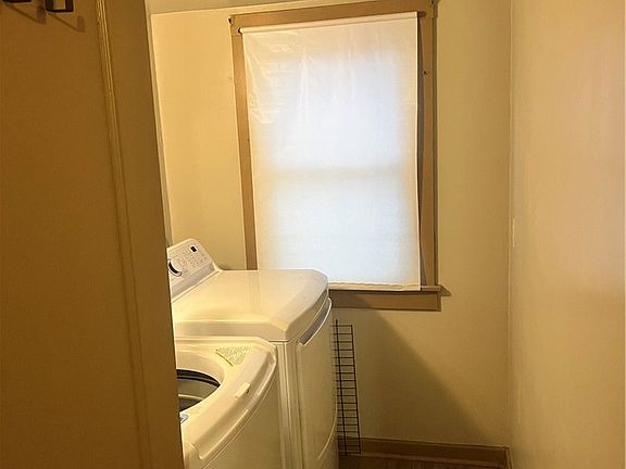 4th image of 4177 Broadway