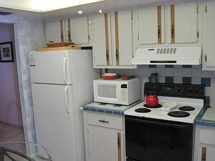 KITCHEN 1 (2)