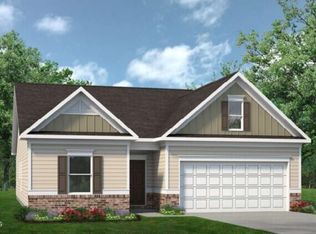 1672 Elk Run Dr, Fayetteville, NC 28312