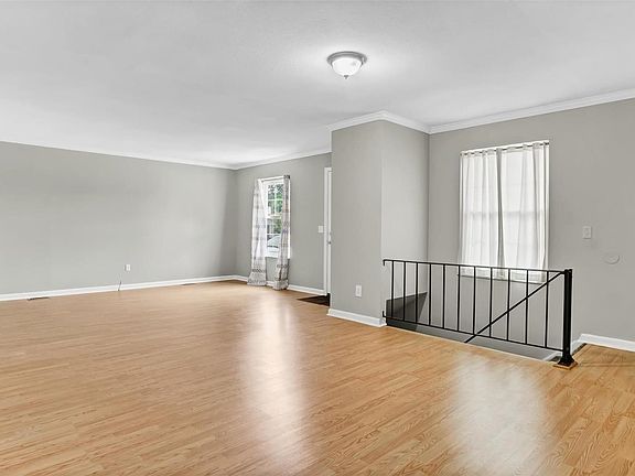 3rd image of 2937 Clanfield Dr