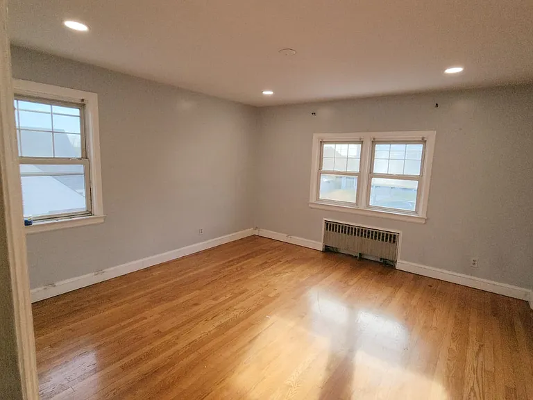 722 Dewitt St — Photo 4