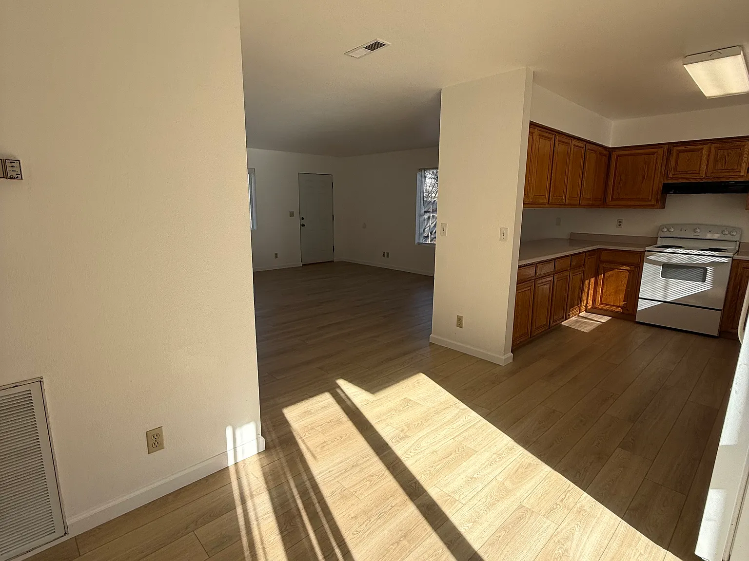 98 Emerick St — Photo 3