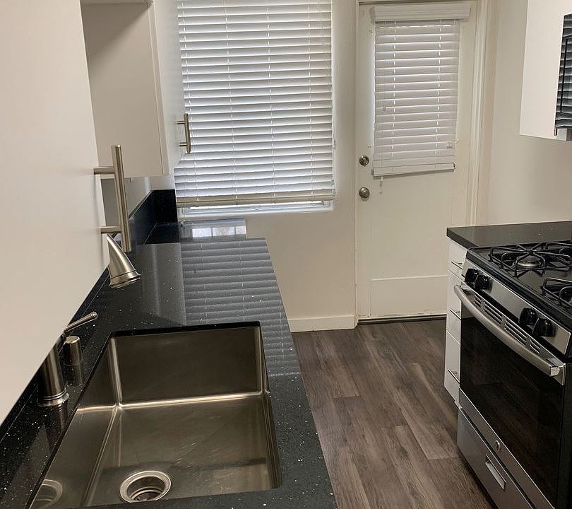 1st image of 1910 Robinson Ave APT 9