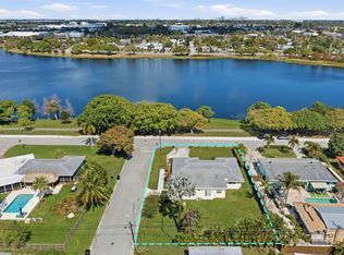 1814 Lake Osborne Drive, Lake Worth Beach, FL 33461