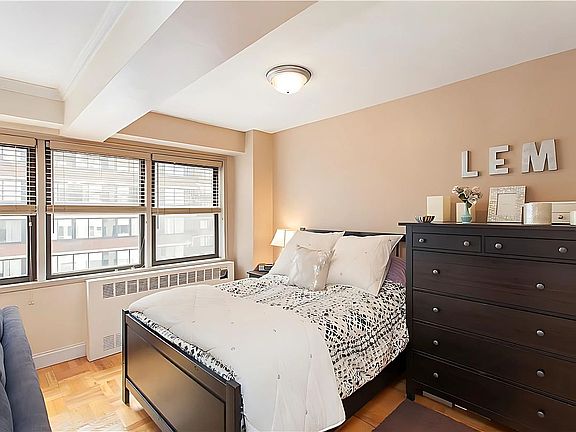 4th image of 333 E 75th St APT 10C