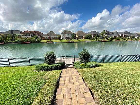 4th image of 2330 Terracina Ct