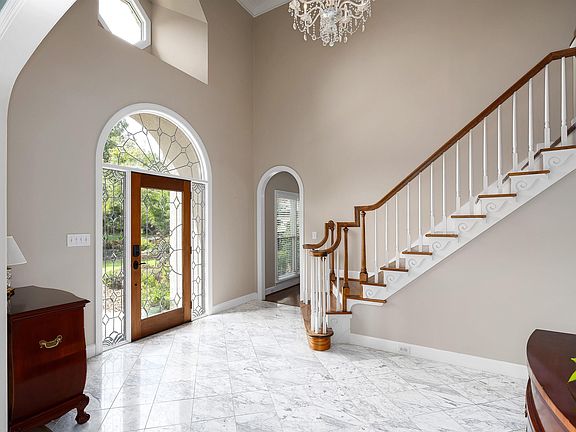 4th image of 3572 Shandwick Pl