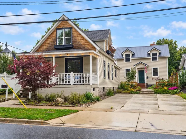 411/413 Van Buren St, South Haven, MI 49090