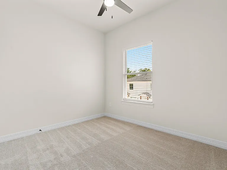 209 S 18th St #A — Photo 16