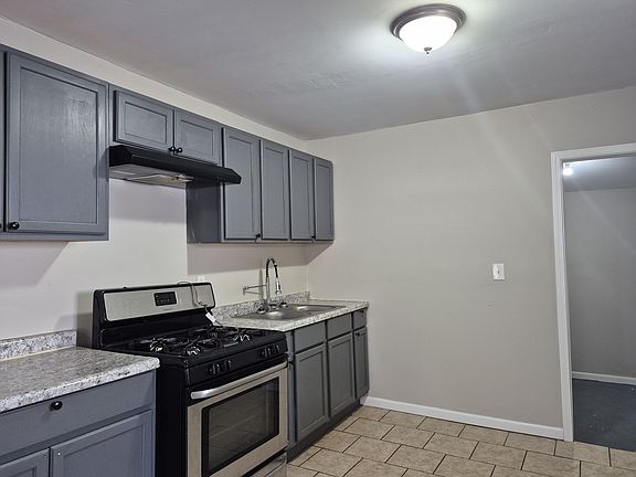 3rd image of 4232 W 20th Pl