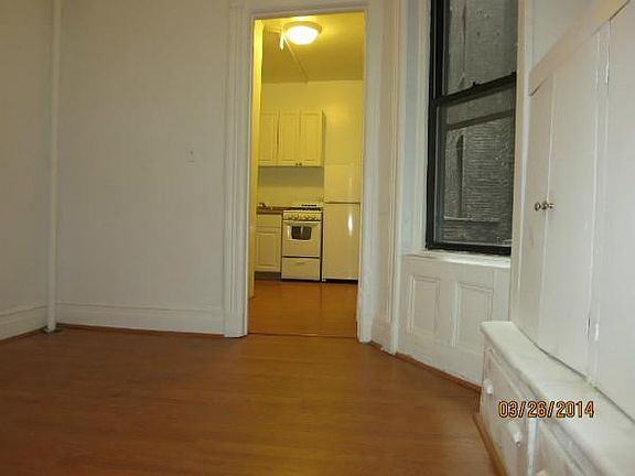 3rd image of 792 9th Ave Frnt 2