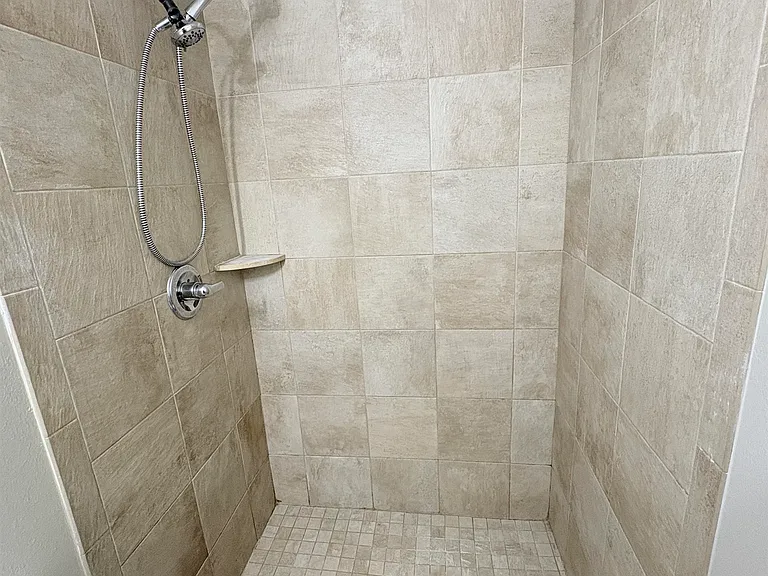 2922 Oakwood Dr — Photo 30