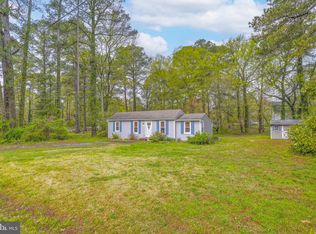 17585 Oriole Dr, Cobb Island, MD 20625