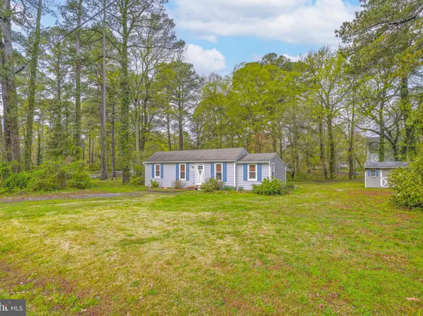 17585 Oriole Dr, Cobb Island, MD 20625