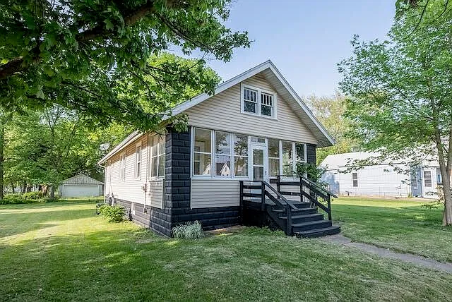 2021 W Moss Ave photo 1
