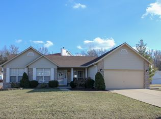 1047 Treeshade Dr, Saint Peters, MO 63376