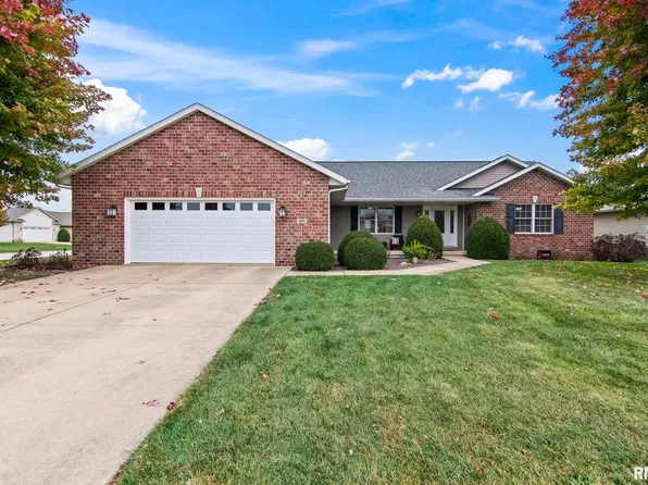 337 Hershiser Ln, Chatham, IL 62629