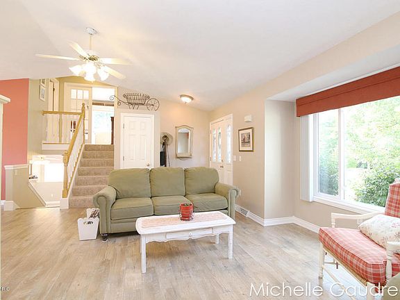 5th image of 6645 Jousma Ct SE