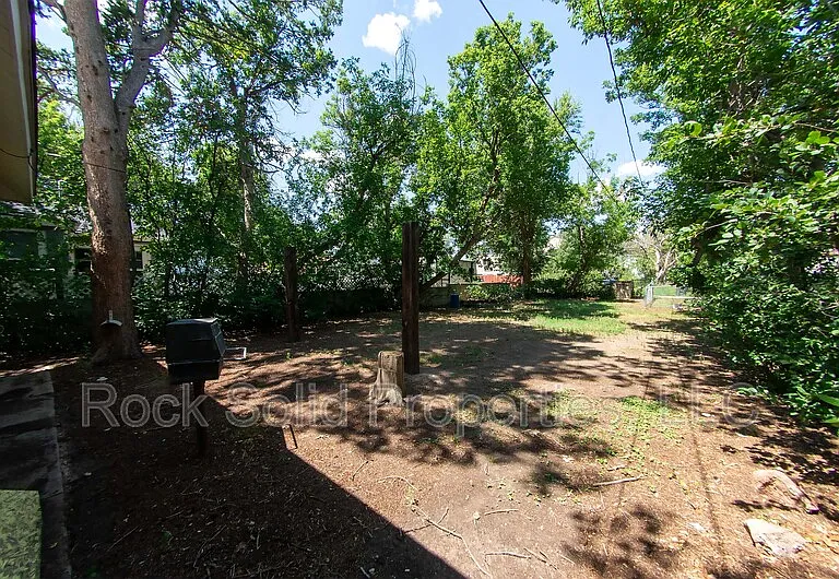 1216 Talbot Ct — Photo 22