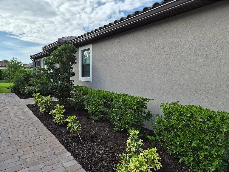 10057 Morning Mist Ln — Photo 2
