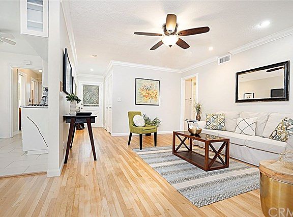 3rd image of 3580 Thornlake Ave