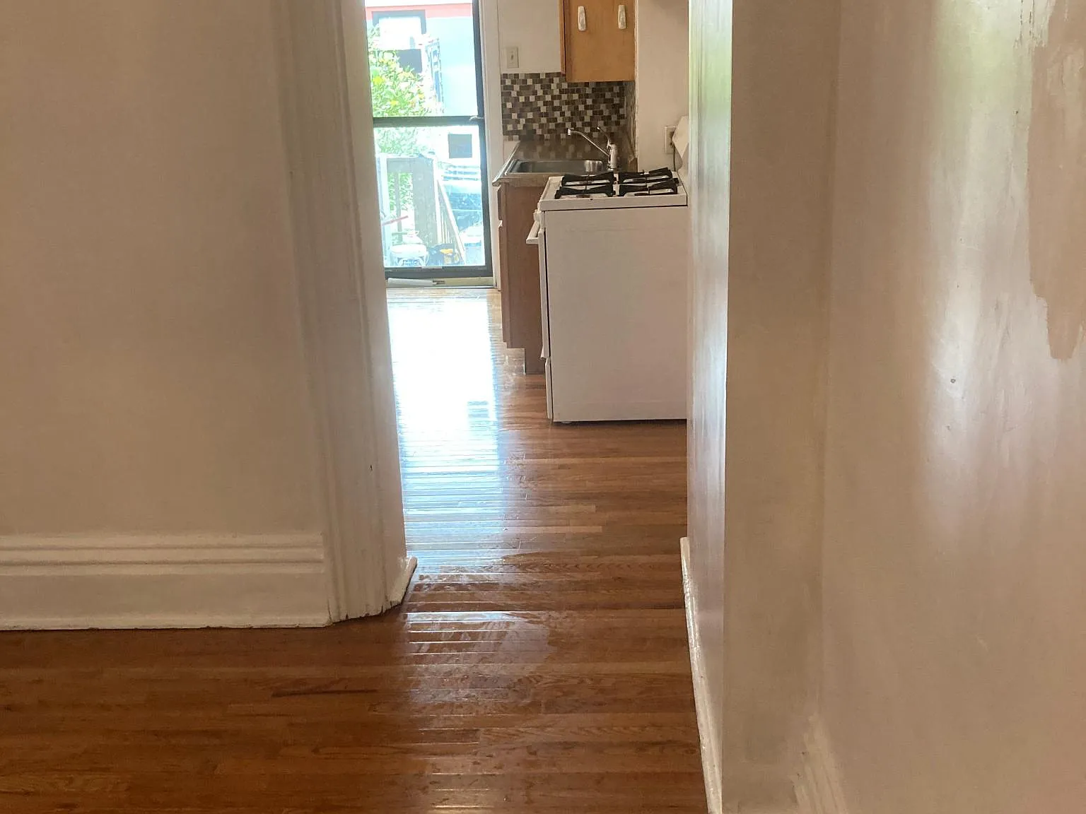 5 bed, $1,800 — Photo 3