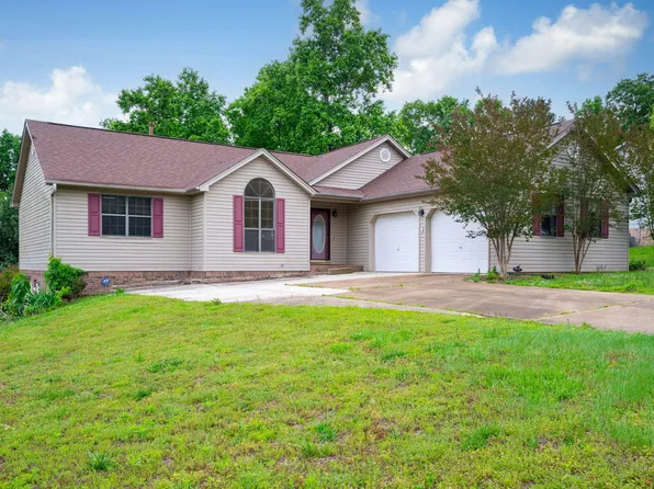 326 Fallen Leaf Dr, Soddy Daisy, TN 37379
