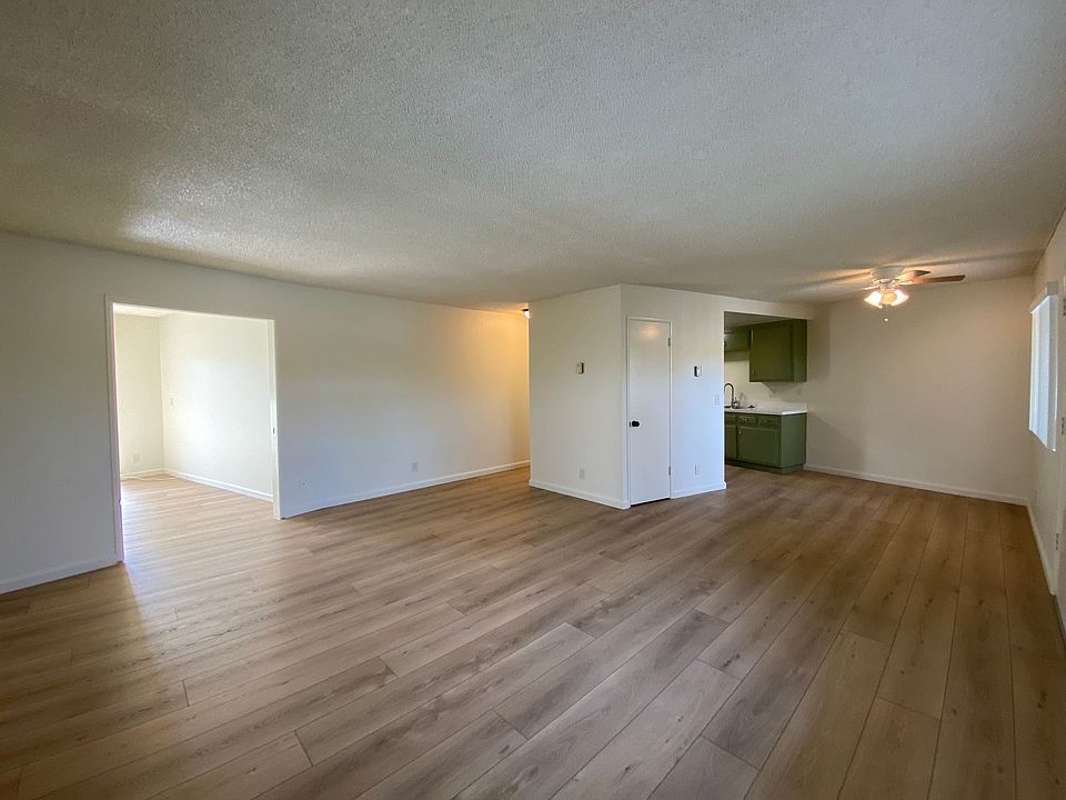 1st image of 1025 Meadowlake Dr #12A