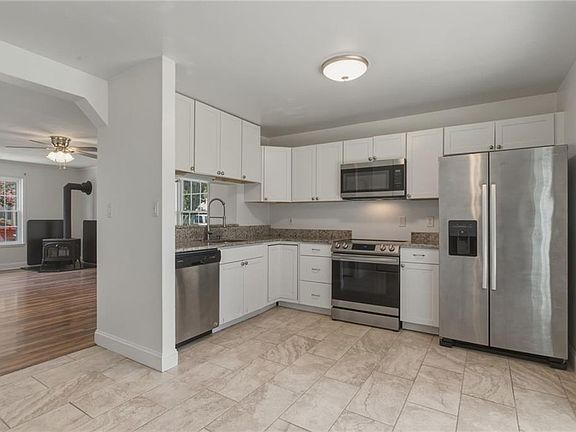 3rd image of 1412 Nightingale Way