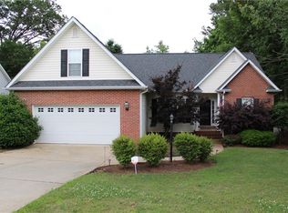 102 Banabus Ln, Anderson, SC 29621