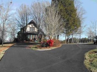 320 Alverson Rd, Campobello, SC 29322