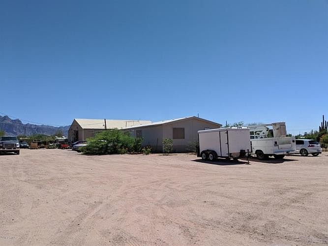 1st image of 2375 N Thunderbird Dr