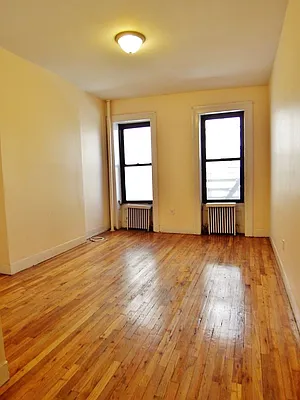 Rented by Green Line Realty | media 18