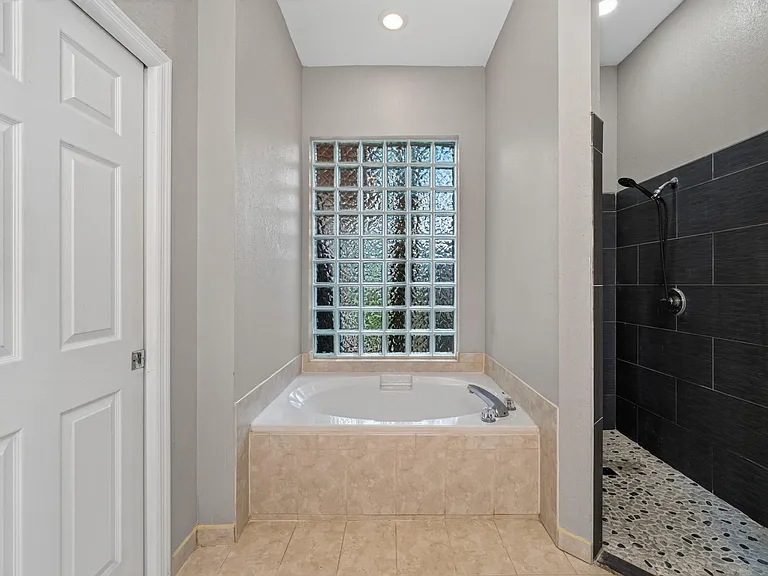 4059 SW Kamsler St — Photo 22