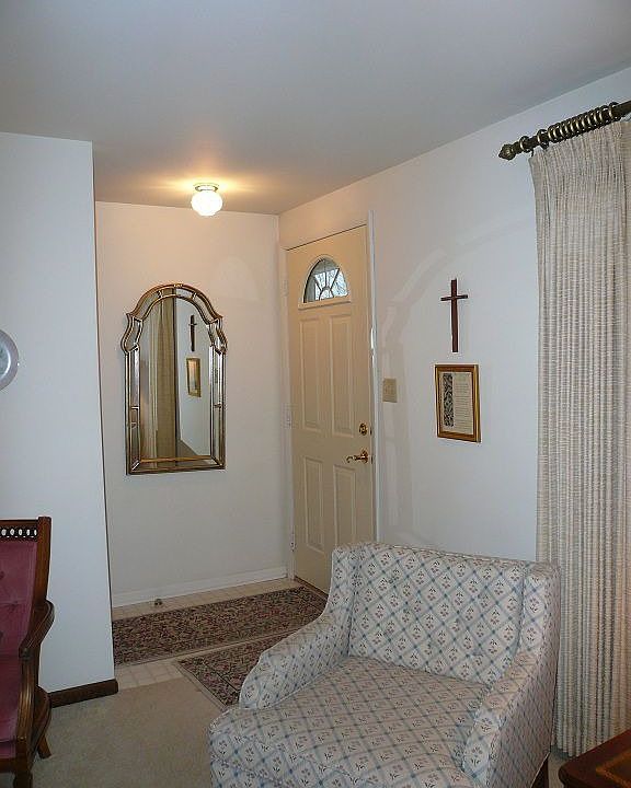 Foyer Entrance Unit 1