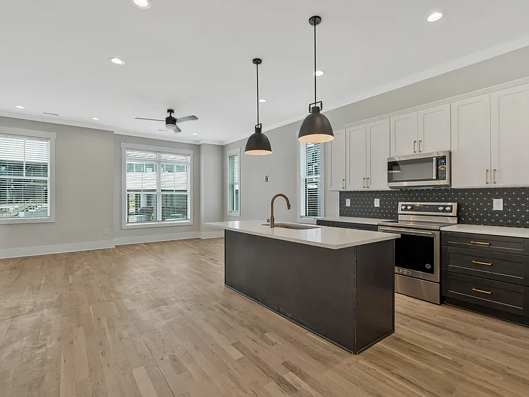 5301 Centennial Blvd #B — Photo 8