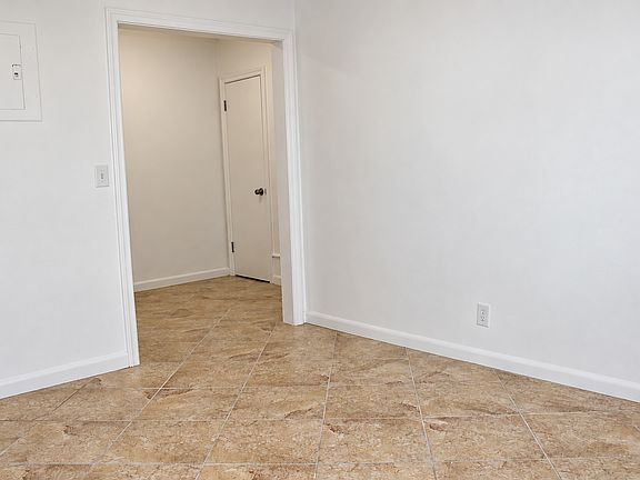 4th image of 225 Conniston Rd APT 2