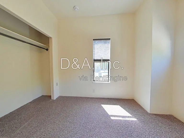 715 SW 11th St — Photo 5