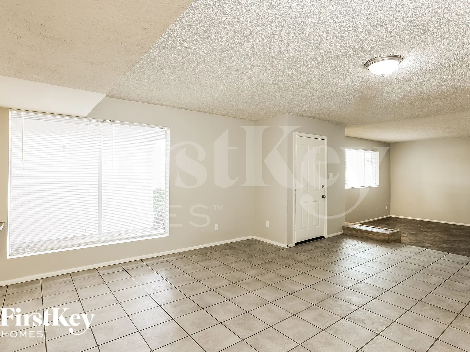 3 bed, 2.0 bath, 1817 sqft, $2,125 — Photo 4