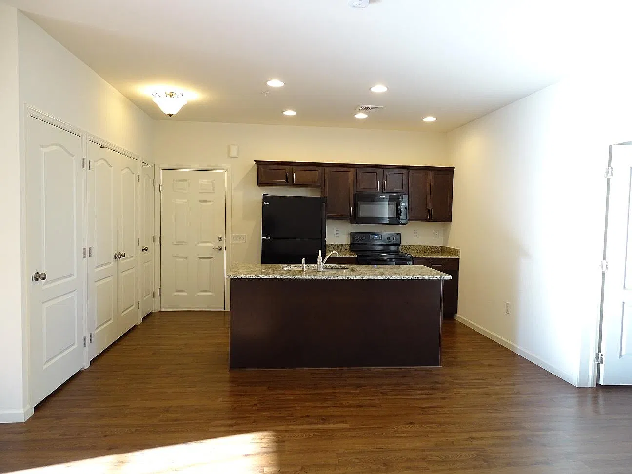 2 bed, 1155 sqft, $1,495 — Photo 2