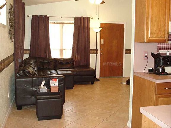 3rd image of 319 W Cornelius Cir