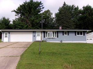 310 Oak St, Iola, WI 54945