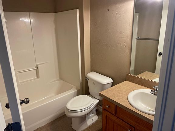 5th image of 1504 Sunrise Dr
