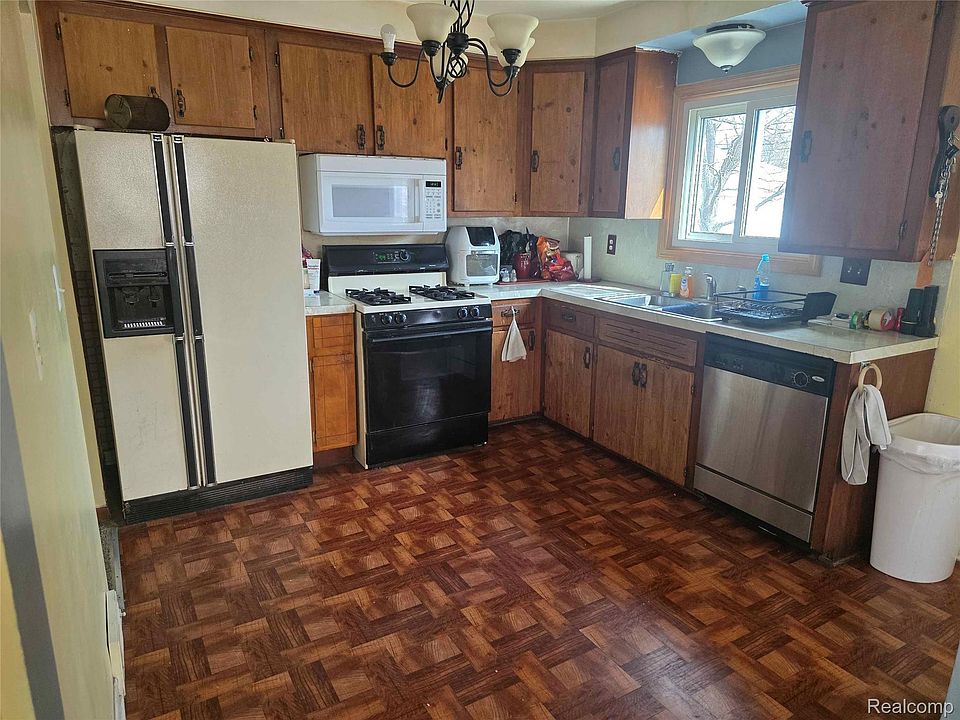 びるこ 25784 Collingwood St, Roseville, MI 48066 | MLS #20261014329 | Zillow