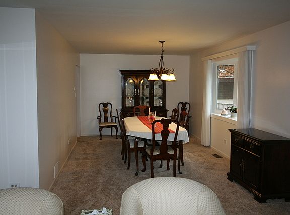 4th image of 14555 Valley View Ct