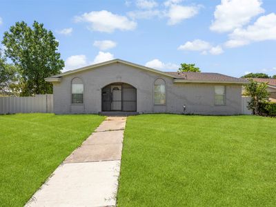 5848 Keeneland Pkwy, Dallas, TX, 75211